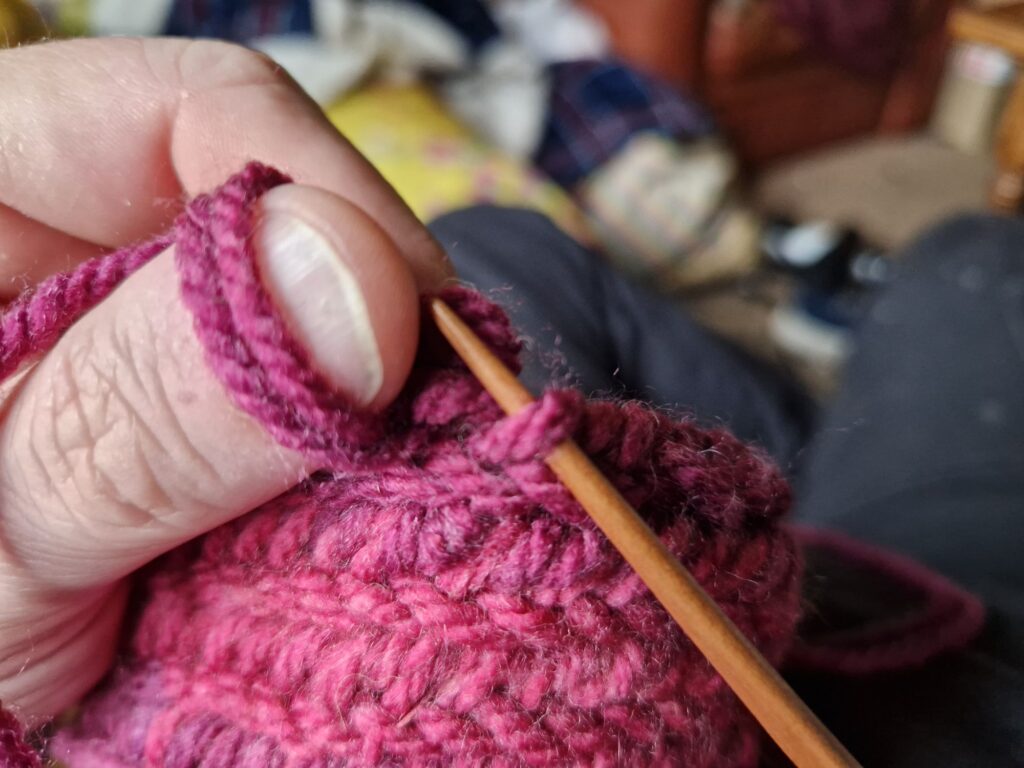 My favourite naal picking up the first loop from the previous row.